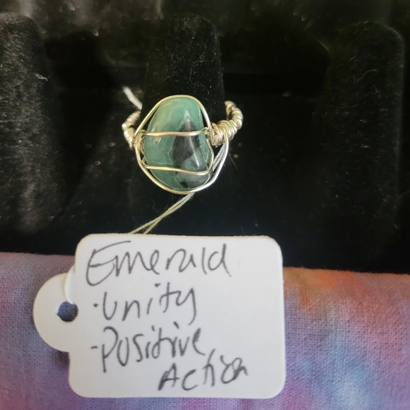 Handmade wire wrapped emerald ring size 7 - Picture 1 of 4